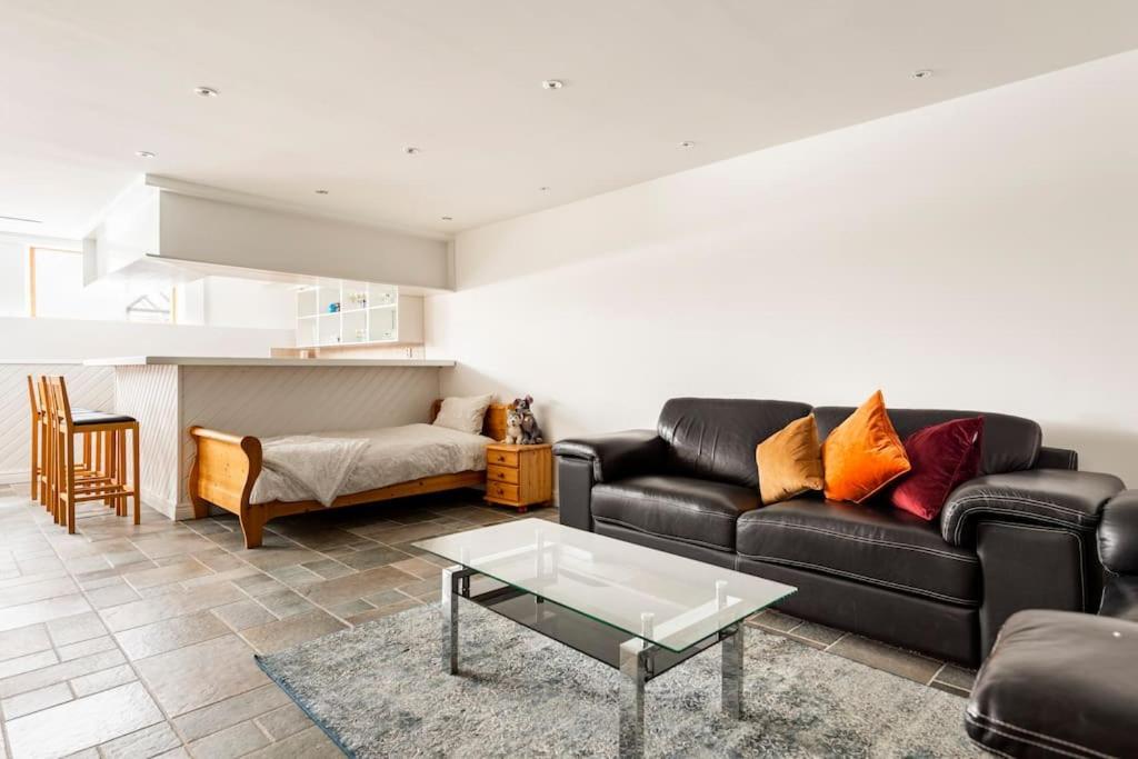 Ferienwohnung Laegenhet I Ett Hus Egen Ingang Sundbyberg Exterior foto
