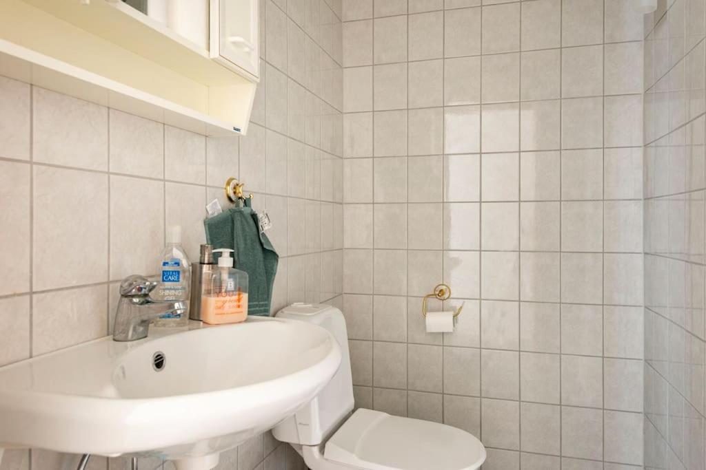 Ferienwohnung Laegenhet I Ett Hus Egen Ingang Sundbyberg Exterior foto