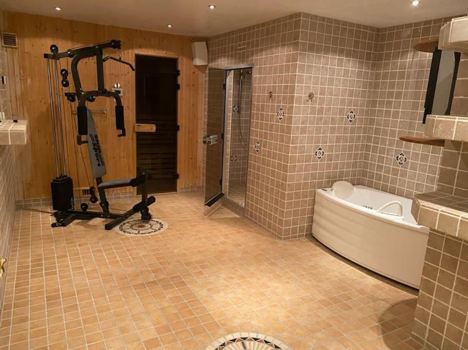 Ferienwohnung Laegenhet I Ett Hus Egen Ingang Sundbyberg Exterior foto