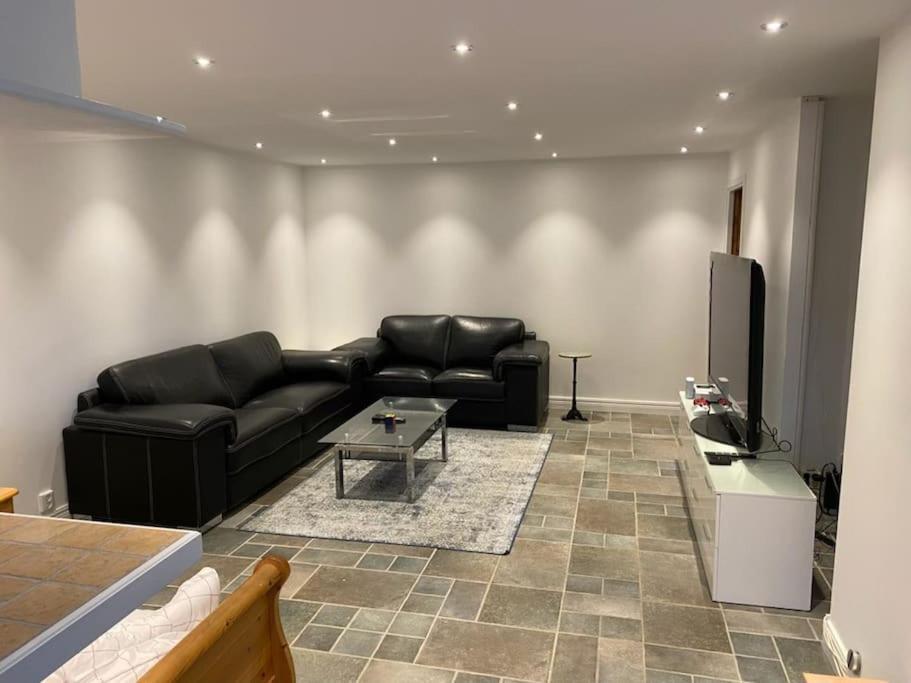 Ferienwohnung Laegenhet I Ett Hus Egen Ingang Sundbyberg Exterior foto