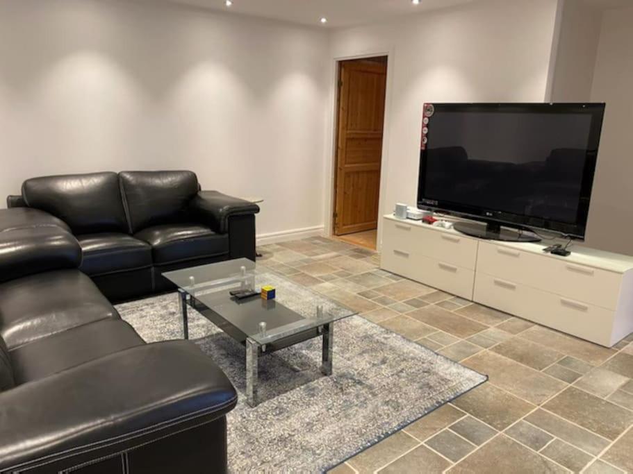 Ferienwohnung Laegenhet I Ett Hus Egen Ingang Sundbyberg Exterior foto